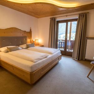 Camera con letto king size